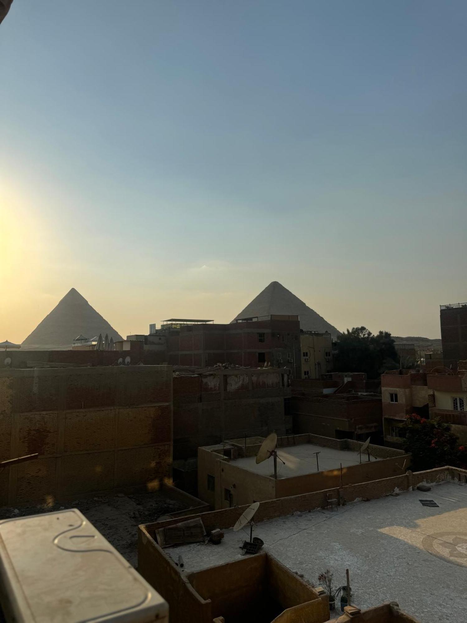 Pyramids And Sphinx Hotel Kafret el-Gabal Kültér fotó